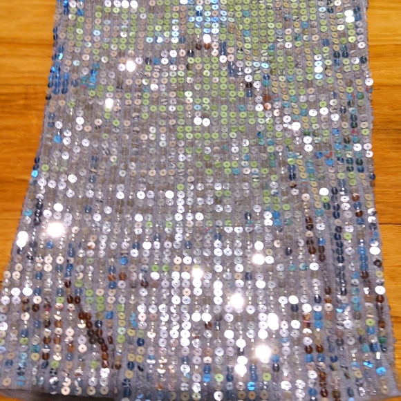 Silvery shimmery bright sequin tank top - Picture 2 of 6